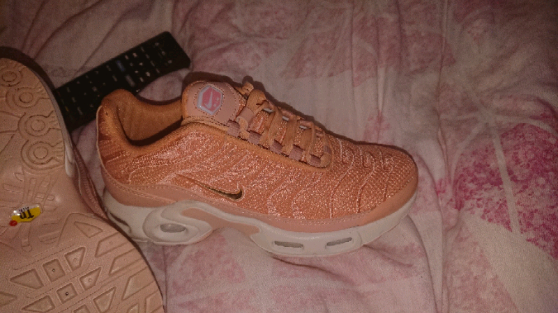 nike tns size 4